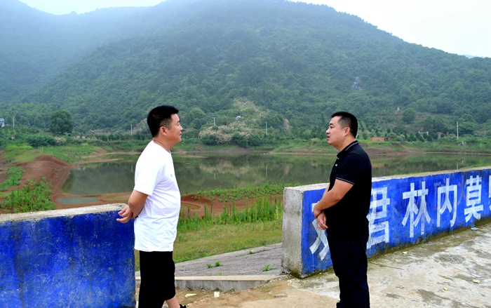 巡河_副本.jpg